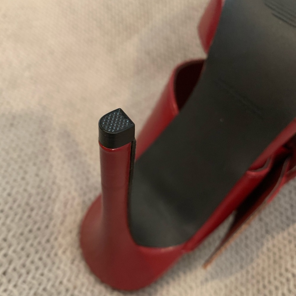 Heels - Picture 8 of 8